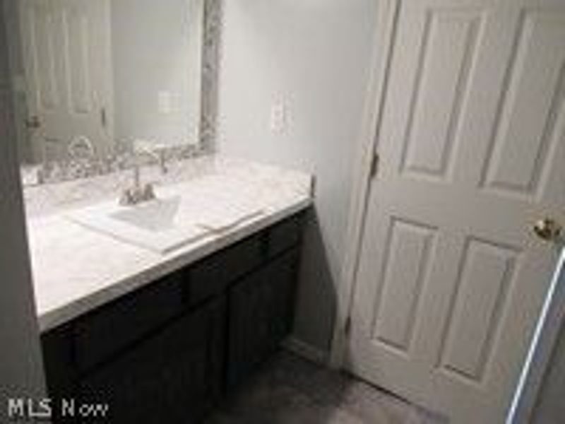 3718 Minster Court, Cleveland, OH 44105 Photo 8
