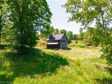 3640 NW Hope Road, Magnolia, OH 44643