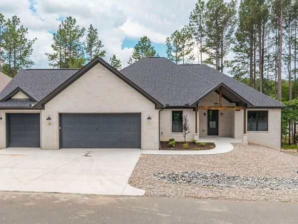 323 Maderas Drive, Hot Springs Village, AR 71909