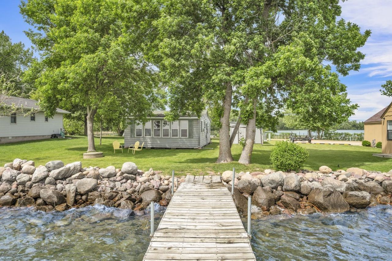26121 105th Street , Spirit Lake, IA 51360 Main Photo