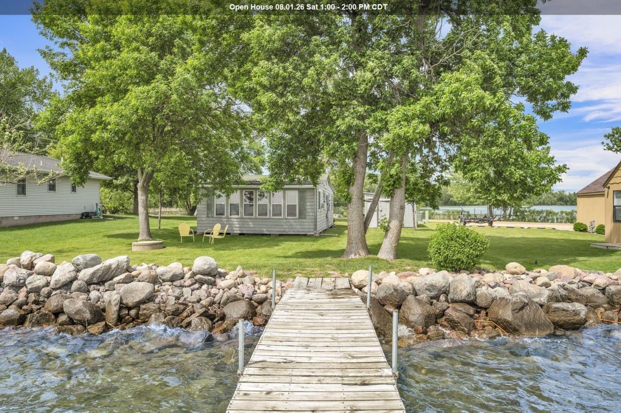 26121 105th Street Spirit Lake, IA 51360