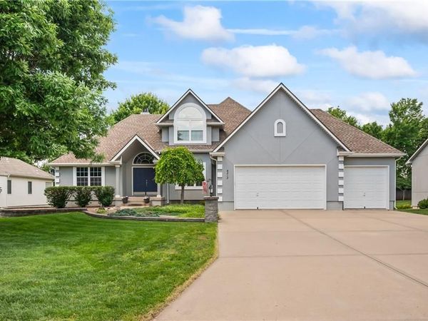 4212 NE Suwannee Drive, Lee's Summit, MO 64064