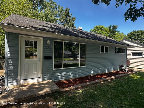 2042 Hillcrest Street, Lansing, MI 48910