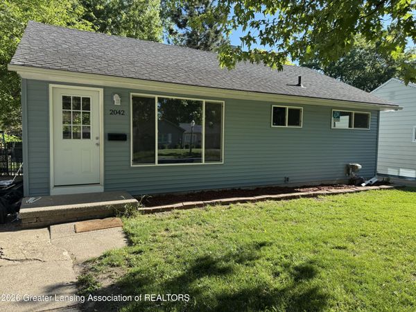 2042 Hillcrest Street, Lansing, MI 48910
