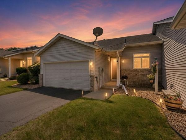 623 35th Street W, Hastings, MN 55033