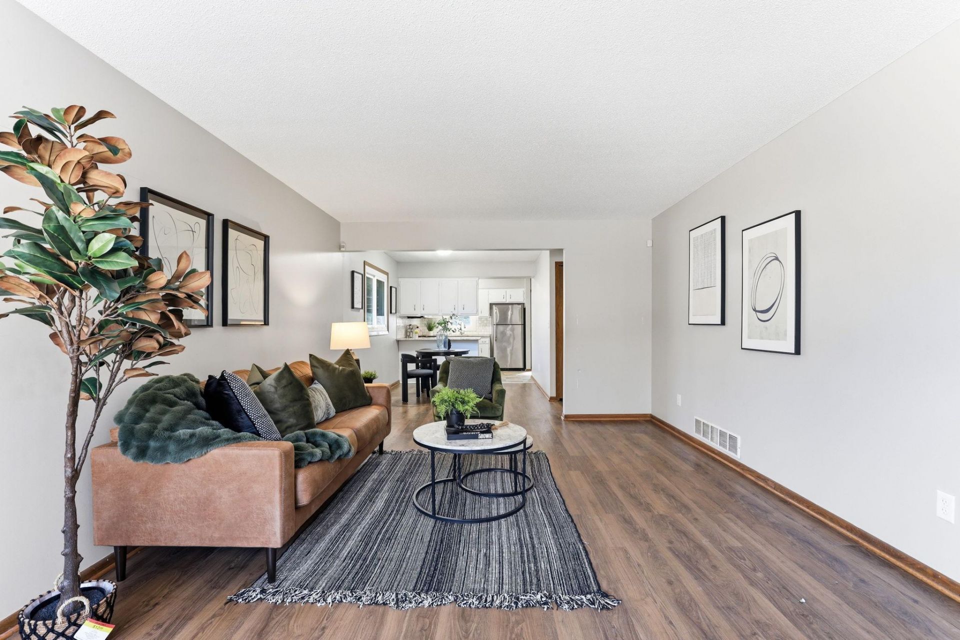 936 Jefferson Avenue , Saint Paul, MN 55102
