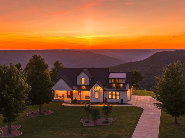 925 Sunset Circle, Jasper, TN 37347