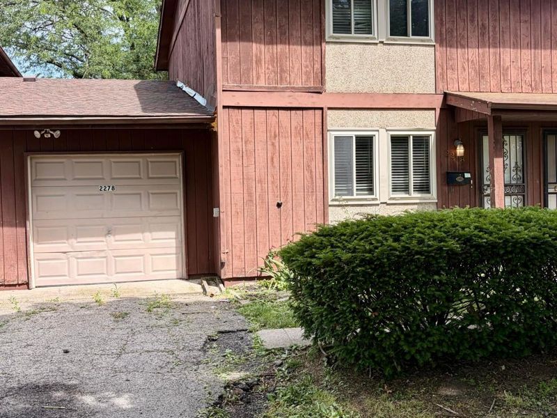 2278 Wadsworth Drive, Unit D, Columbus, OH 43232 Photo 1