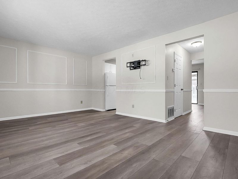2278 Wadsworth Drive, Unit D, Columbus, OH 43232 Photo 5