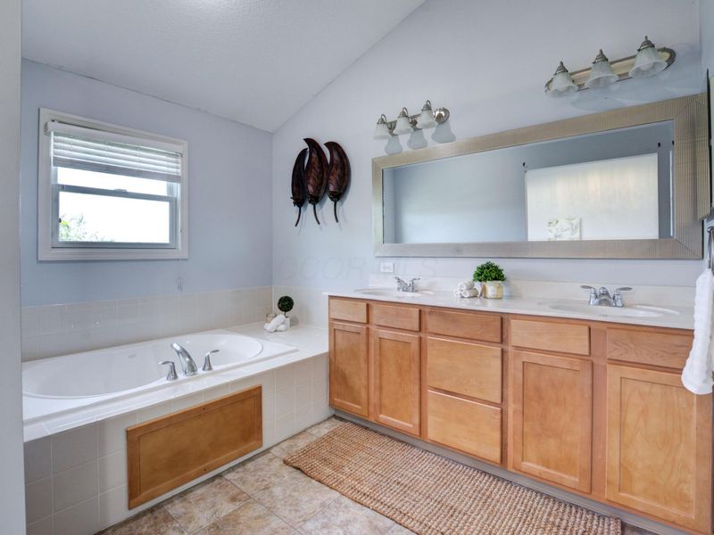 1872 Summersweet Circle, Lewis Center, OH 43035 Photo 41