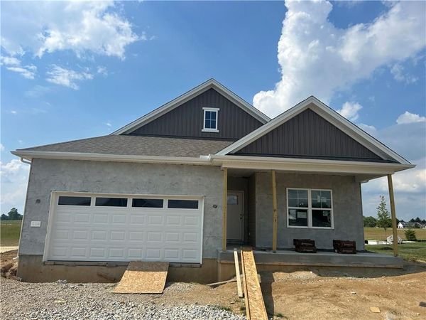 506 Grapewin Drive, Xenia, OH 45385