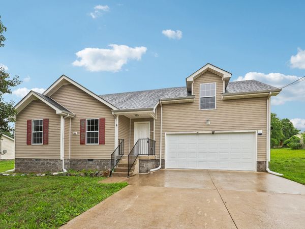 246 Senator Dr , Clarksville, TN 37042