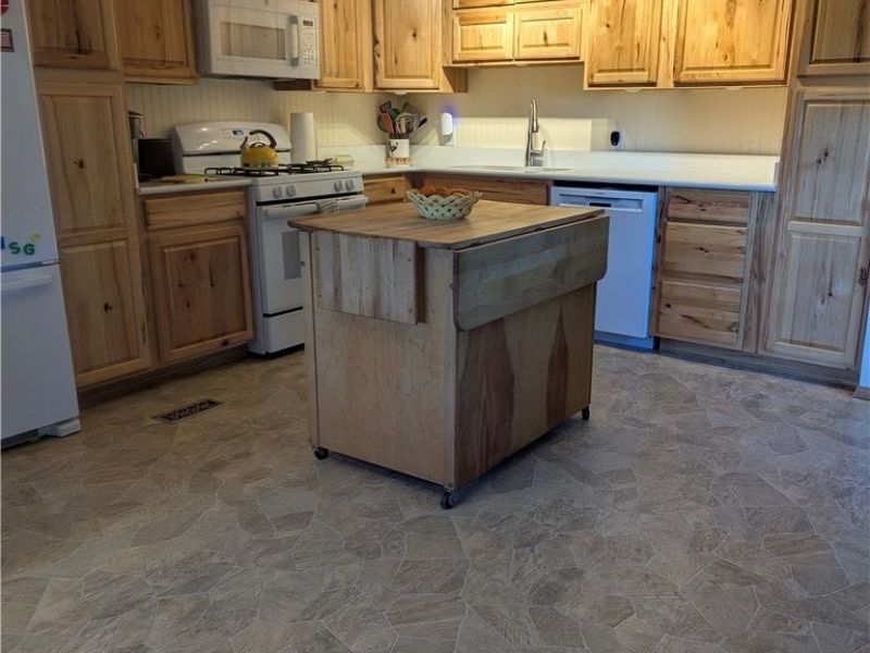 18395 Leatherwood Road, Salesville, OH 43778 Photo 5