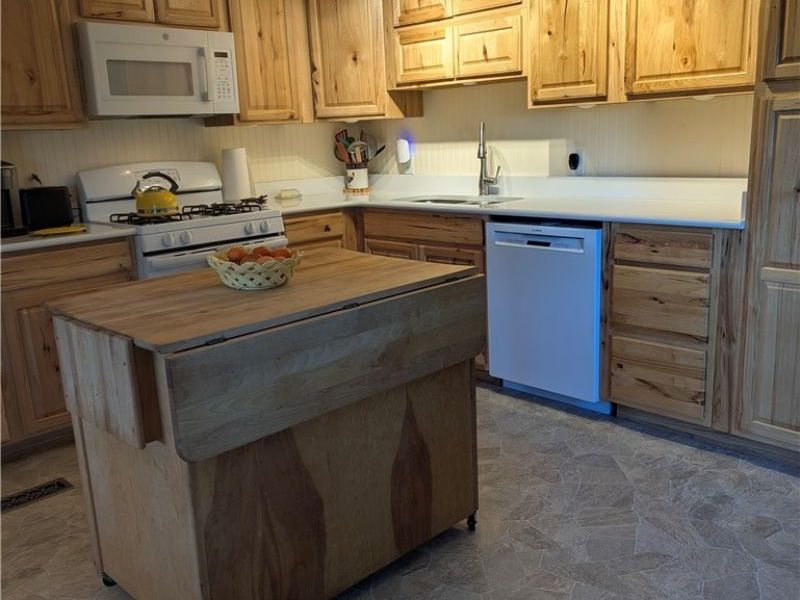 18395 Leatherwood Road, Salesville, OH 43778 Photo 6