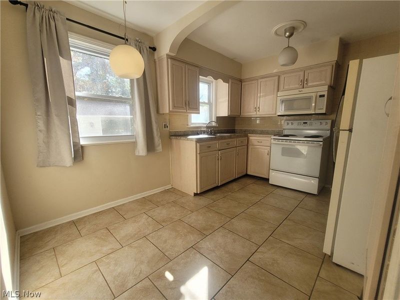 6987 Greenleaf Avenue , Parma Heights, OH 44130 Photo 4