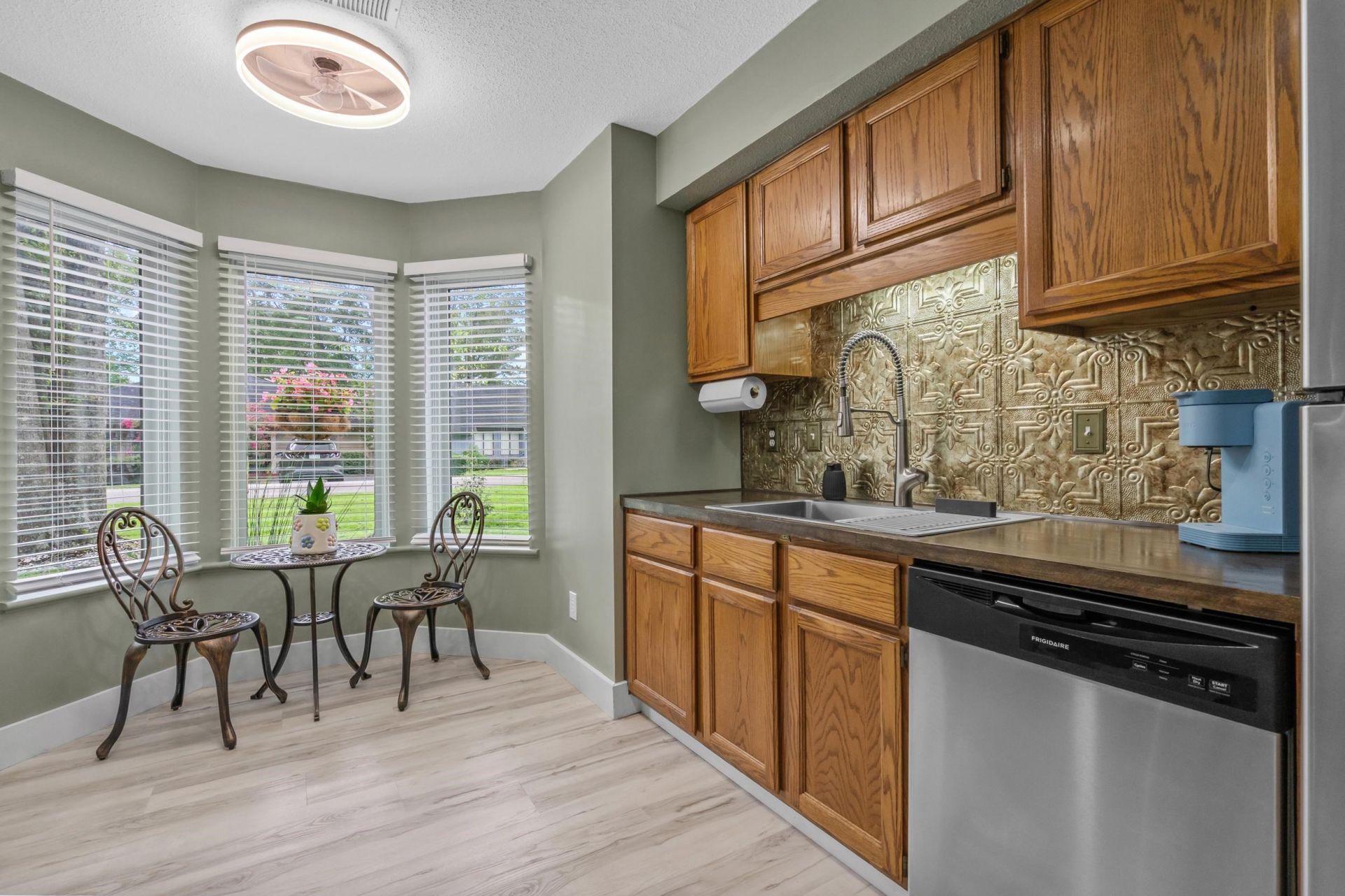 105 Hickory Dr.  Photo 10