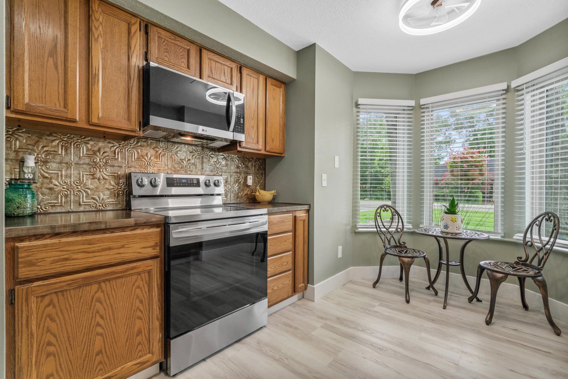 105 Hickory Dr.  Photo 11