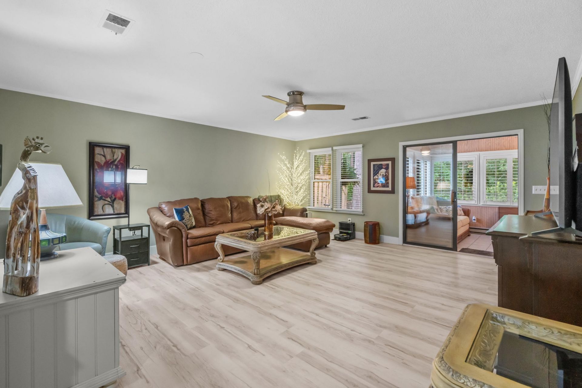 105 Hickory Dr.  Photo 5