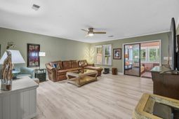 105 Hickory Dr.  photo 4