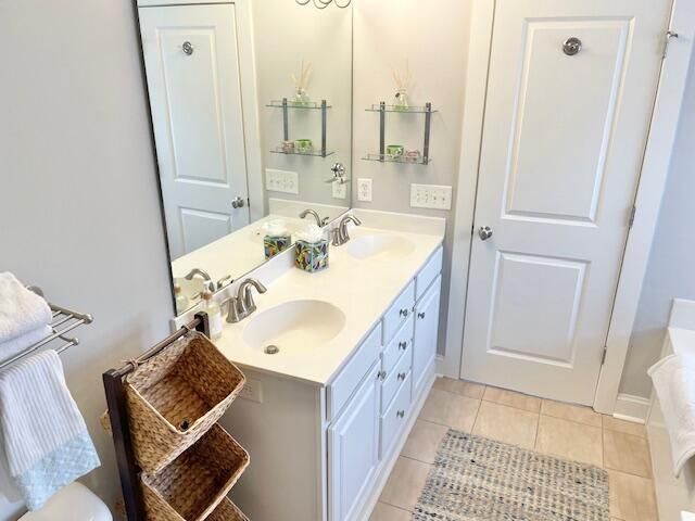 208 Clouter Creek Drive Photo 13