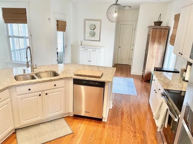 208 Clouter Creek Drive Photo 6