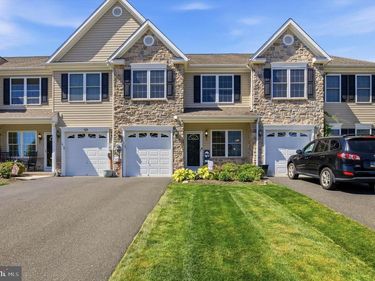 19 WOODSPRING CIRCLE, SELLERSVILLE, PA 18960