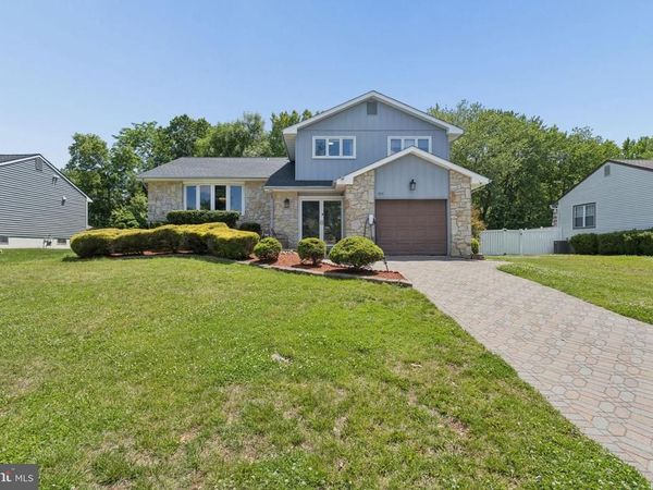 252 SANDRINGHAM ROAD, CHERRY HILL, NJ 08003