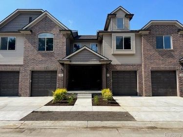 4184 SECLUDED PINES DR, Sterling Heights, MI 48314