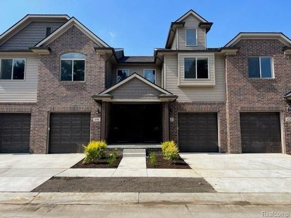 4184 SECLUDED PINES DR , Sterling Heights, MI 48314