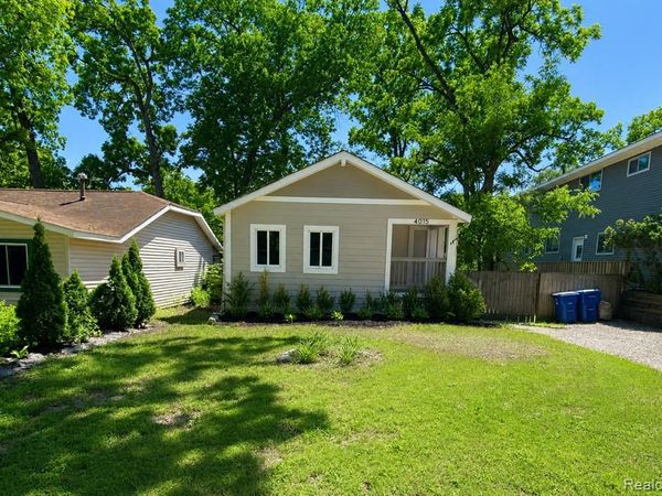 4015 Oak Knoll Road , Waterford Twp, MI 48328
