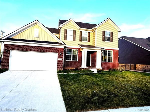 49654 Hummel Drive , Macomb Twp, MI 48044