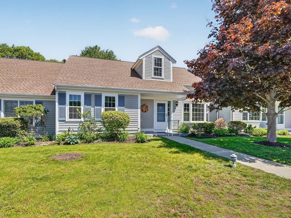 1 Melville Ct, Unit B, Bourne, MA 02559