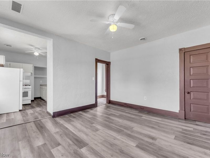 812 Lovett Place, Unit UP, Lorain, OH 44052 Photo 2