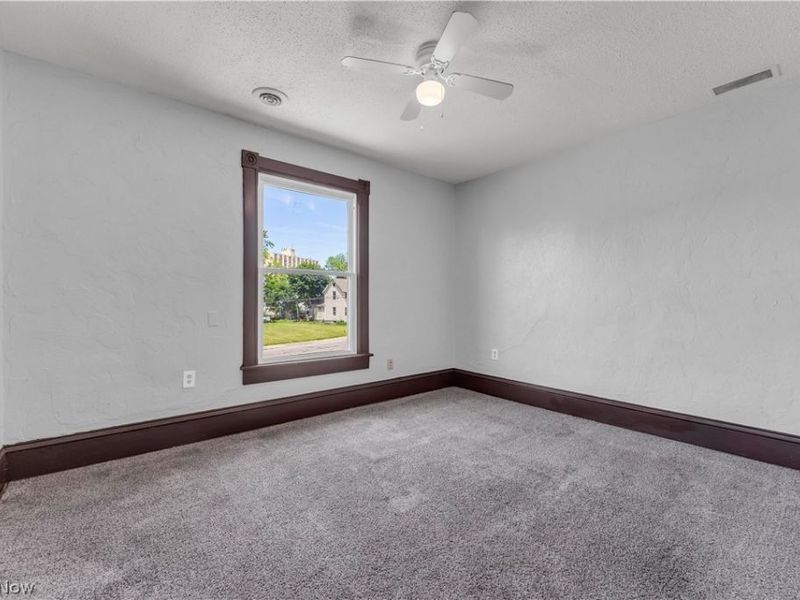 812 Lovett Place, Unit UP, Lorain, OH 44052 Photo 9