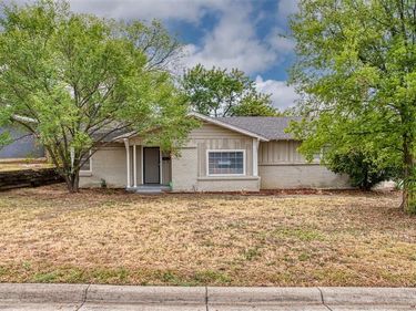 1604 Weiler Boulevard, Fort Worth, TX 76112