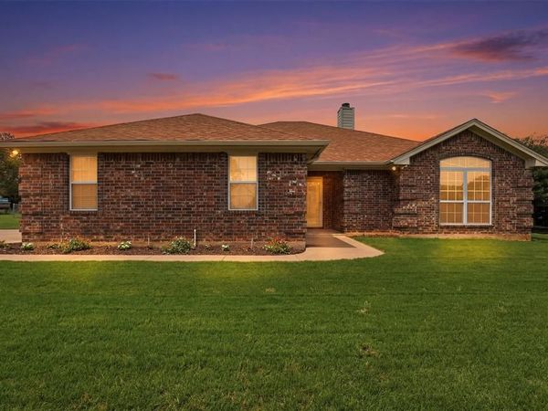 3910 View Point Drive, Granbury, TX 76048