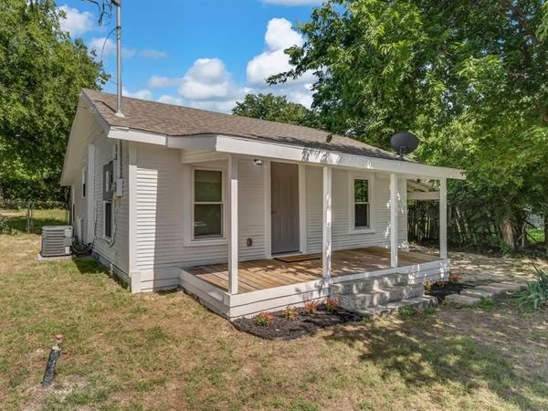 1220 N Rusk Street , Weatherford, TX 76086