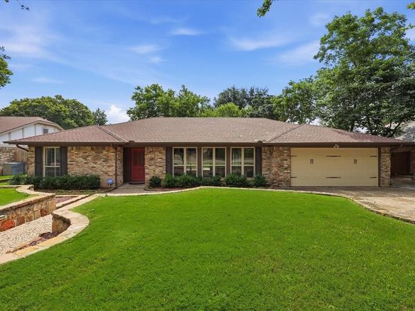 2009 Tanglewood Drive, Grapevine, TX 76051