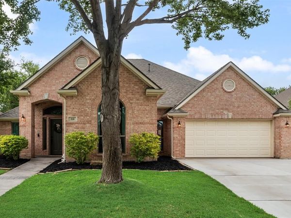 318 Lakewood Drive, Trophy Club, TX 76262
