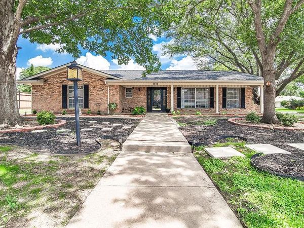 4300 Barcelona Drive, Fort Worth, TX 76133