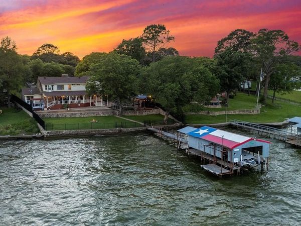 12310 Lake Forest Drive, Azle, TX 76020
