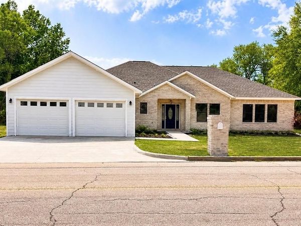 1400 E 1st Street , Mount Pleasant, TX 75455
