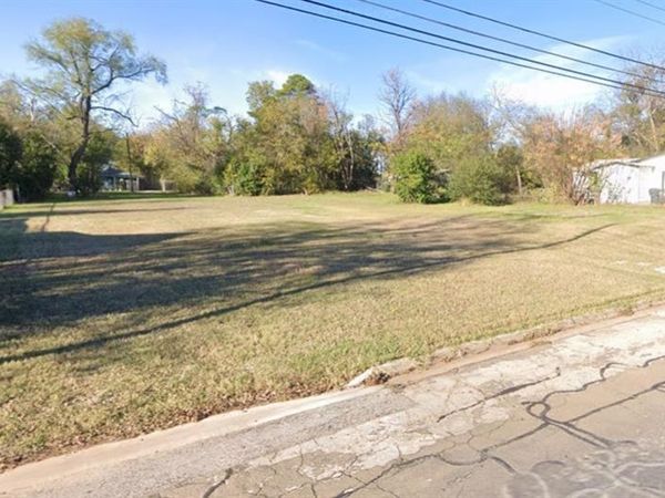1204 E Calhoun Avenue , Waco, TX 76704