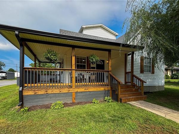 526 S west Street, Nevada, MO 64772