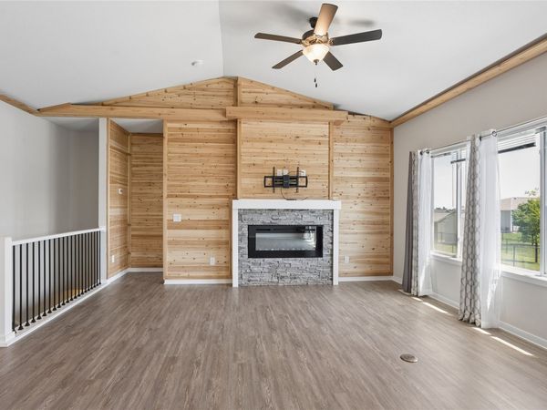 1603 E Franklin Avenue, Indianola, IA 50125