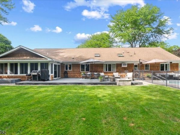 21 Carteret St, West Milford, NJ 07480