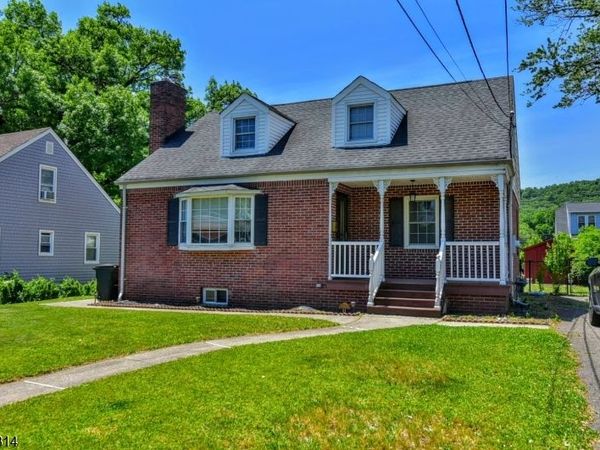 11 Onyx Ter, North Haledon, NJ 07508