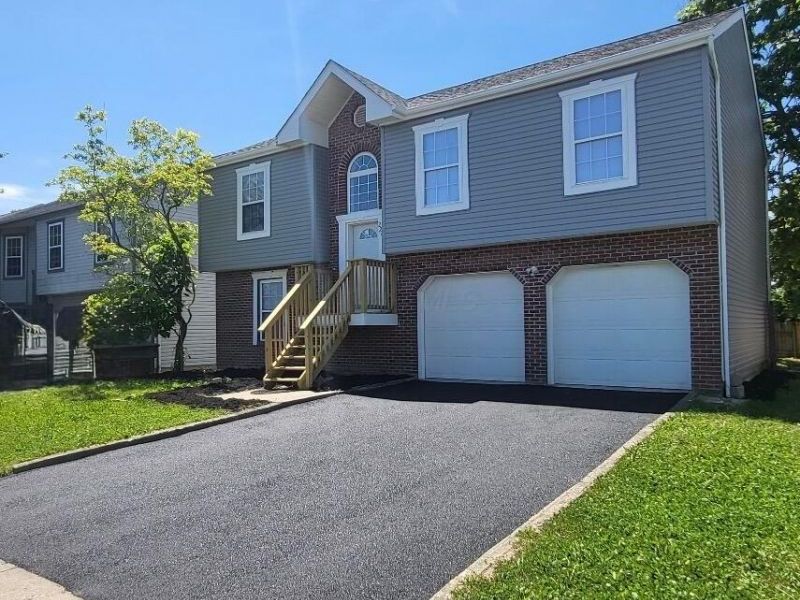 2243 Golden Leaf Lane, Columbus, OH 43223 Photo 3