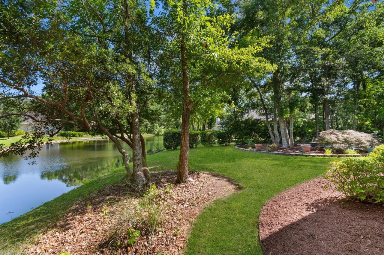 4513 Firethorne Dr.  Photo 32
