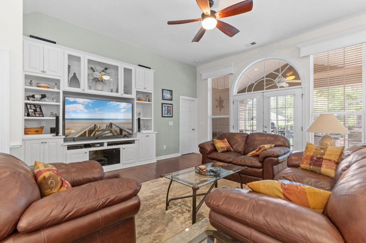 4513 Firethorne Dr.  Photo 8